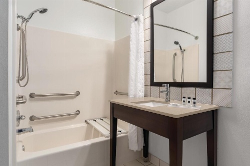 Country Inn & Suites by Radisson, Big Flats (Elmira), NY image 2